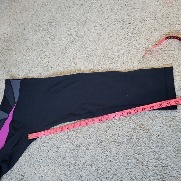 Lululemon Crop Legging with multicored Band in size 8 - Picture 9 of 12